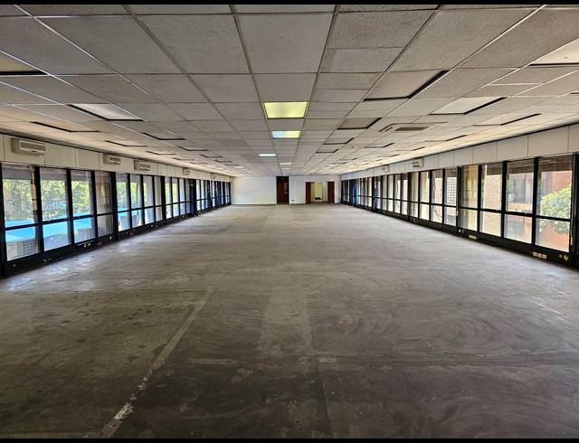 588M² OFFICE TO LET IN ALRODE
